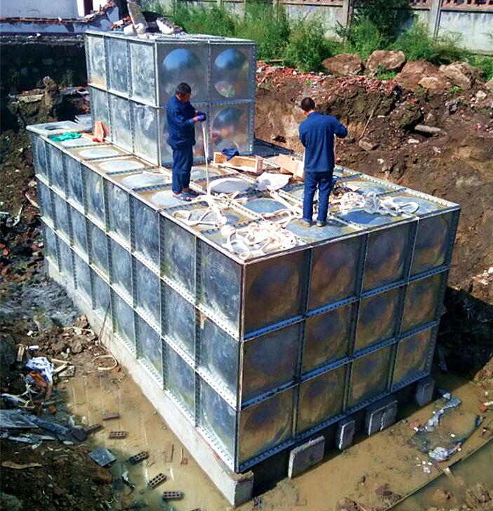 北辰區正在安裝鍍鋅鋼板異形水箱，特殊定制